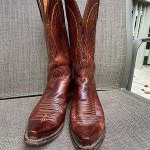 Size 8B Lucchese cowboy boots.
